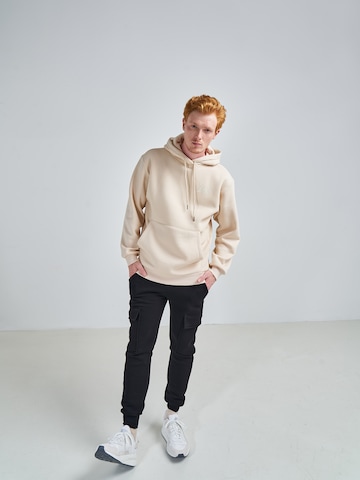 Sweat-shirt 'Tamme' ABOUT YOU x Swalina&Linus en beige