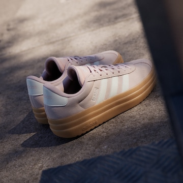 ADIDAS SPORTSWEAR Matalavartiset tennarit 'VL Court Bold' värissä vaaleanpunainen