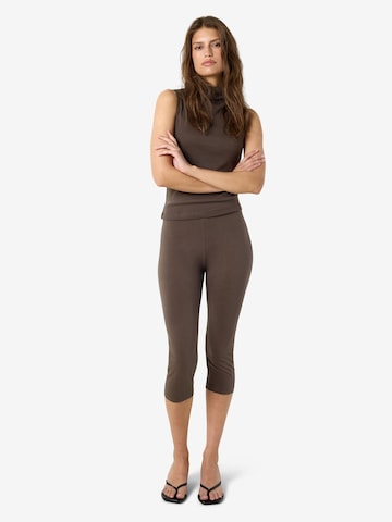 Noisy may - Slimfit Leggings 'NMElla' en marrón