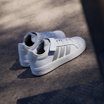 ADIDAS SPORTSWEAR Tenisky 'Grand Court 3.0' - Biela