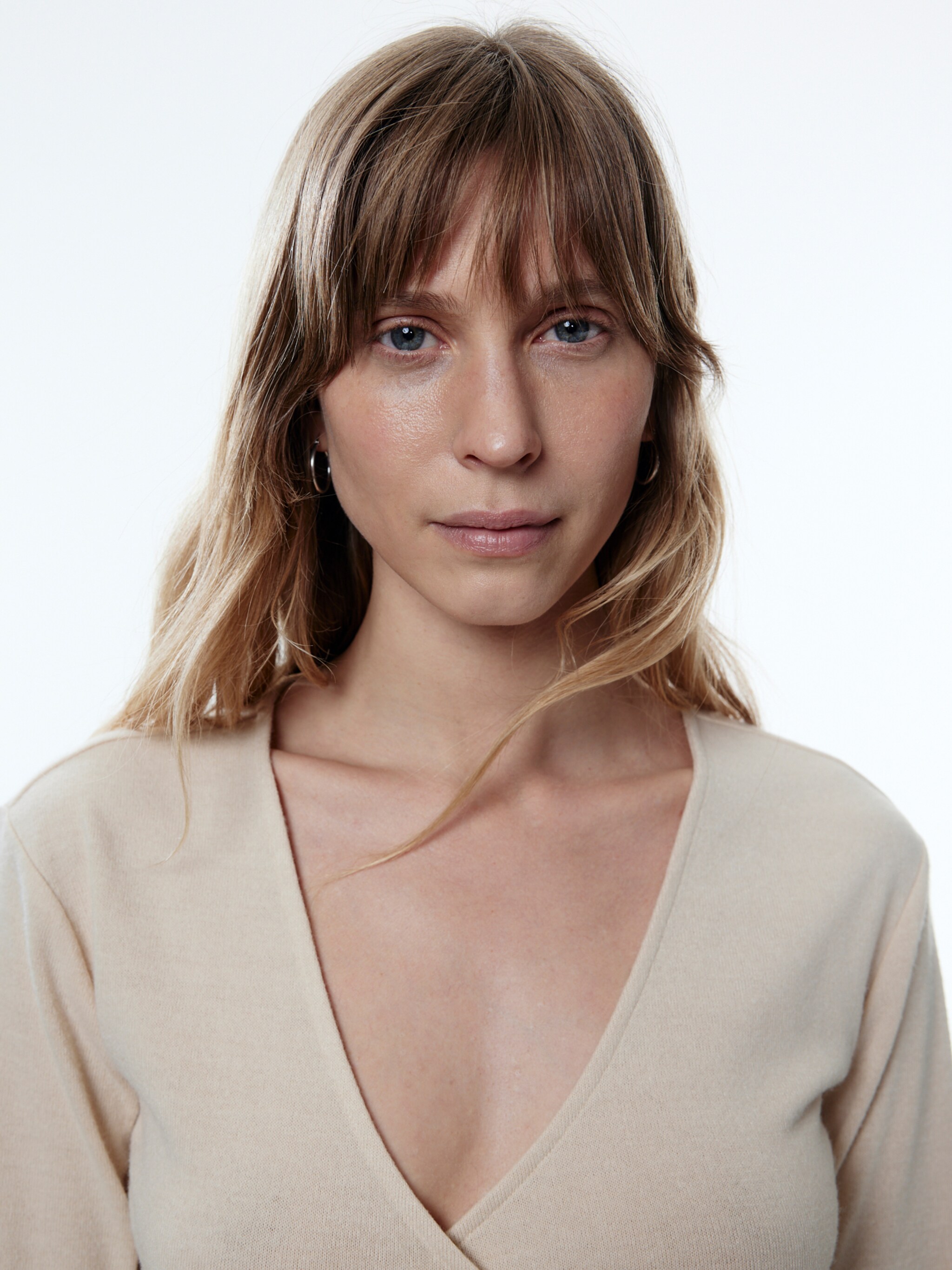 EDITED Productos Camiseta 'Xelena' beige