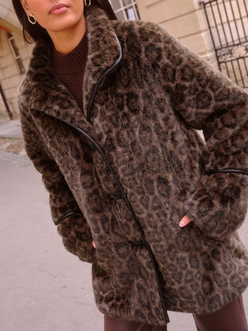 love & roses Winter coat in Brown