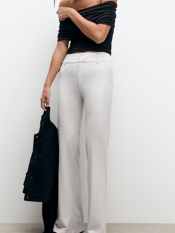 Pull&Bear Flared Pleated Pants in Grey