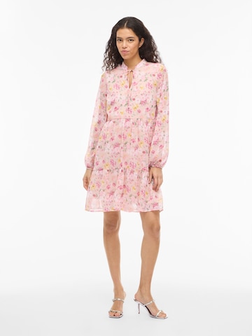 Rochie 'VIFALIA' de la VILA pe roz: față