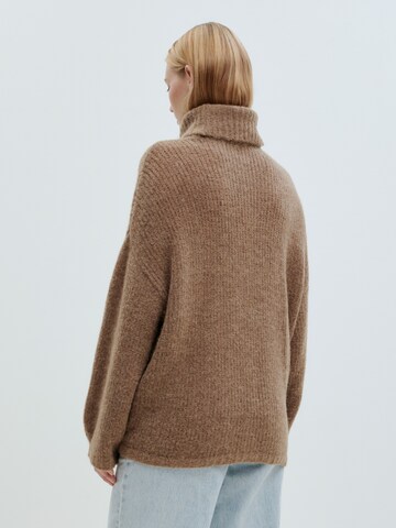 EDITED Sweater 'Swantje' in Brown