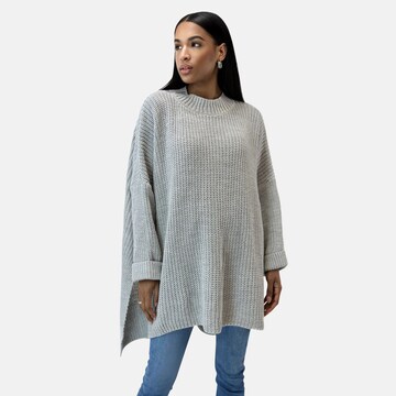 Pullover di Elara in grigio: frontale