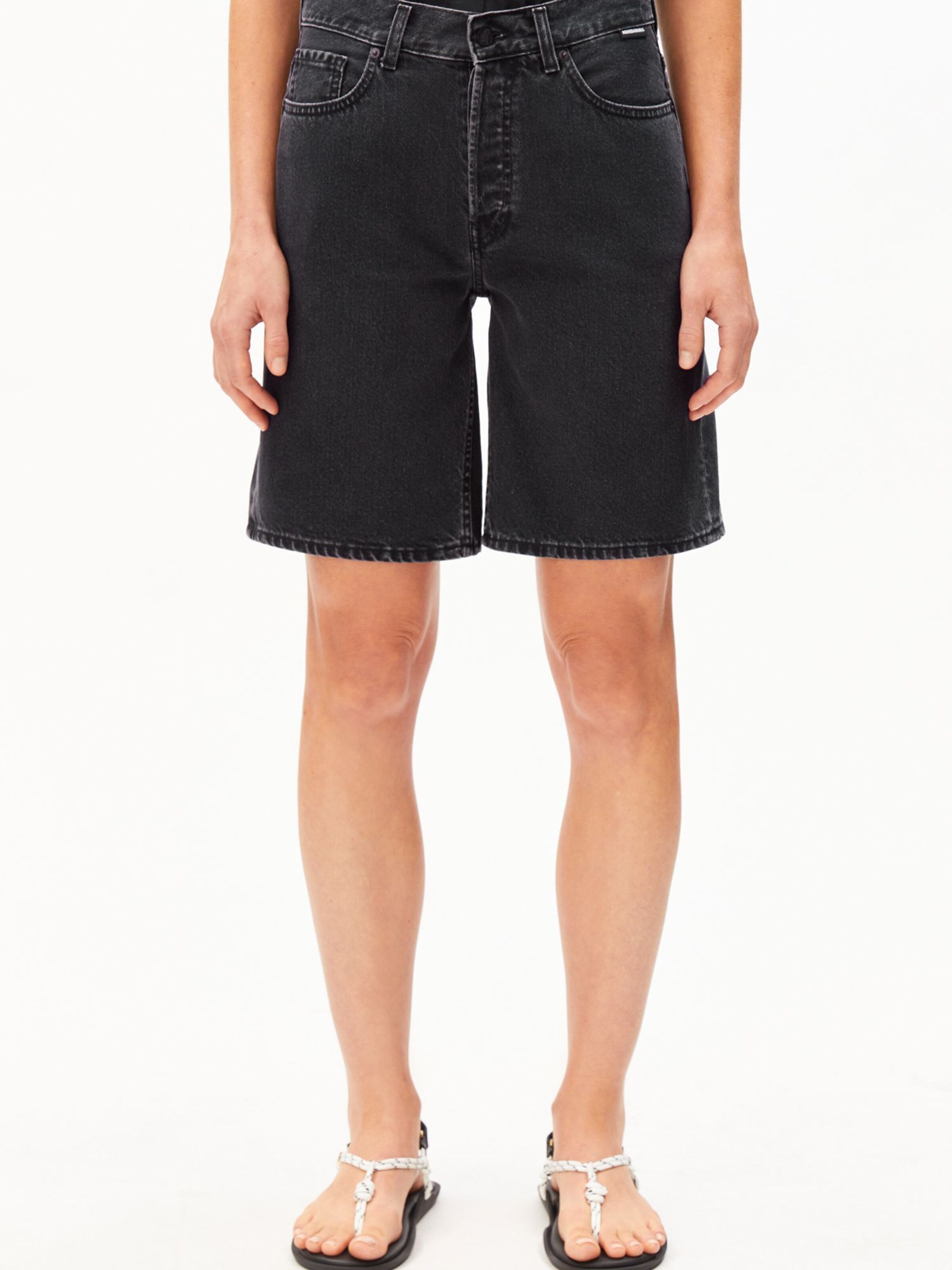 ARMEDANGELS Regular Jeans in Zwart: voorkant