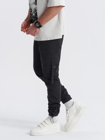 Effilé Pantalon cargo Ombre en noir