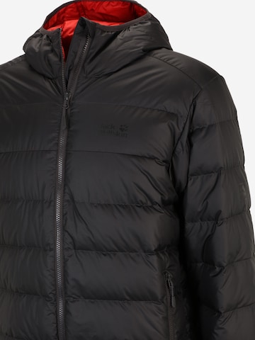 pilka JACK WOLFSKIN Laisvalaikio striukė 'Helium'