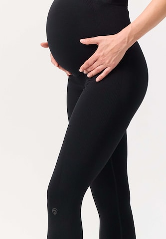 OCEANSAPART Skinny Workout Pants 'Mila' in Black