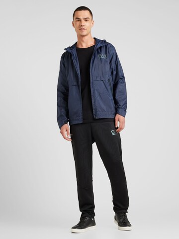 EA7 Emporio Armani Демисезонная куртка в Синий