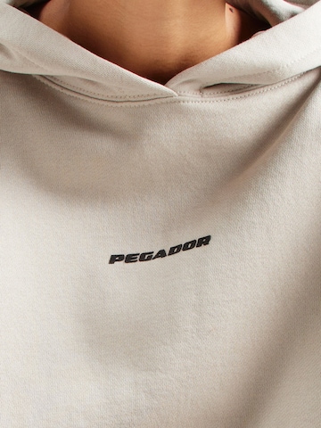 Sweat-shirt 'Clarita' Pegador en gris