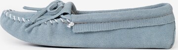 Minnetonka Moccasins 'Kilty' in Blue