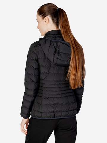 Giacca invernale 'BOMBER 8NTB23 TNF8Z' di EA7 Emporio Armani in nero