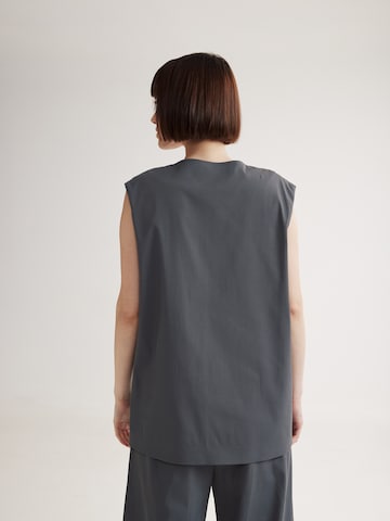 4TAILORS Liivi 'Carlo' värissä harmaa