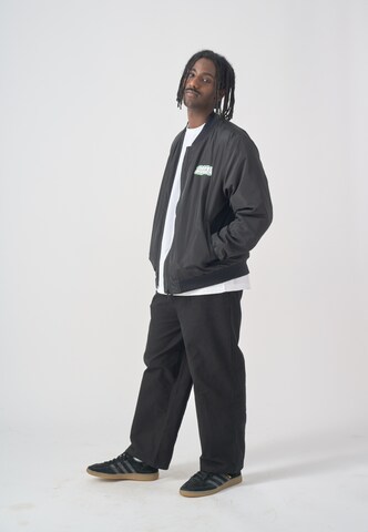 Cleptomanicx Jacke 'Grave Gull' in Schwarz