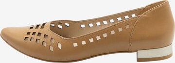 Usha Ballet Flats in Beige: front