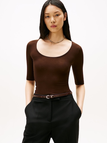 T-shirt TOMMY HILFIGER en marron : devant