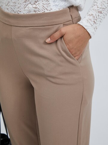 VILA Regular Pants 'Vicarrie Ann' in Beige