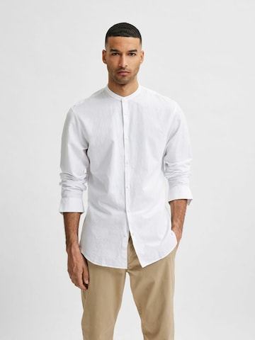 SELECTED HOMME Slim fit Button Up Shirt in White: front