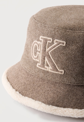 Calvin Klein Klobouk – hnědá