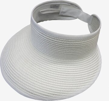 Chaplino Cap in White: front