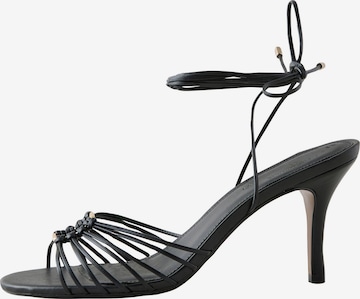 Sandalo con cinturino 'N. Premium' di Next in nero: frontale