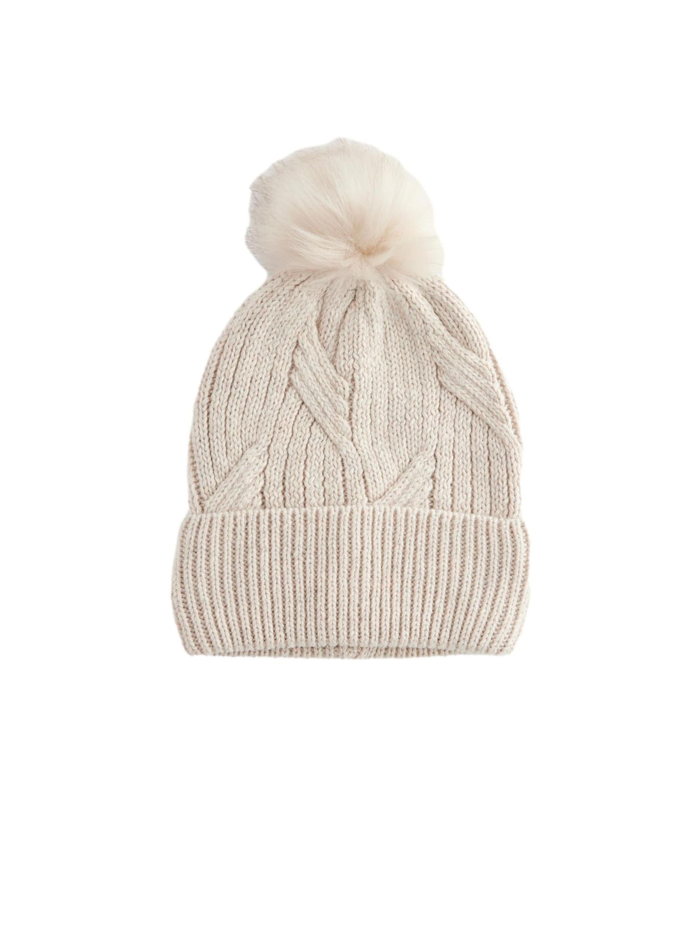 Next Шапка в бяло: отпред