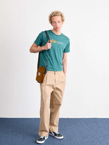 ALPHA INDUSTRIES Футболка в Зеленый
