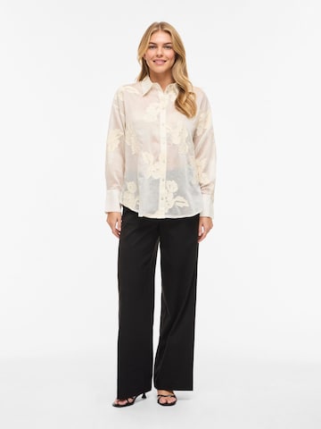 Chemisier 'VIBeka' VILA en blanc