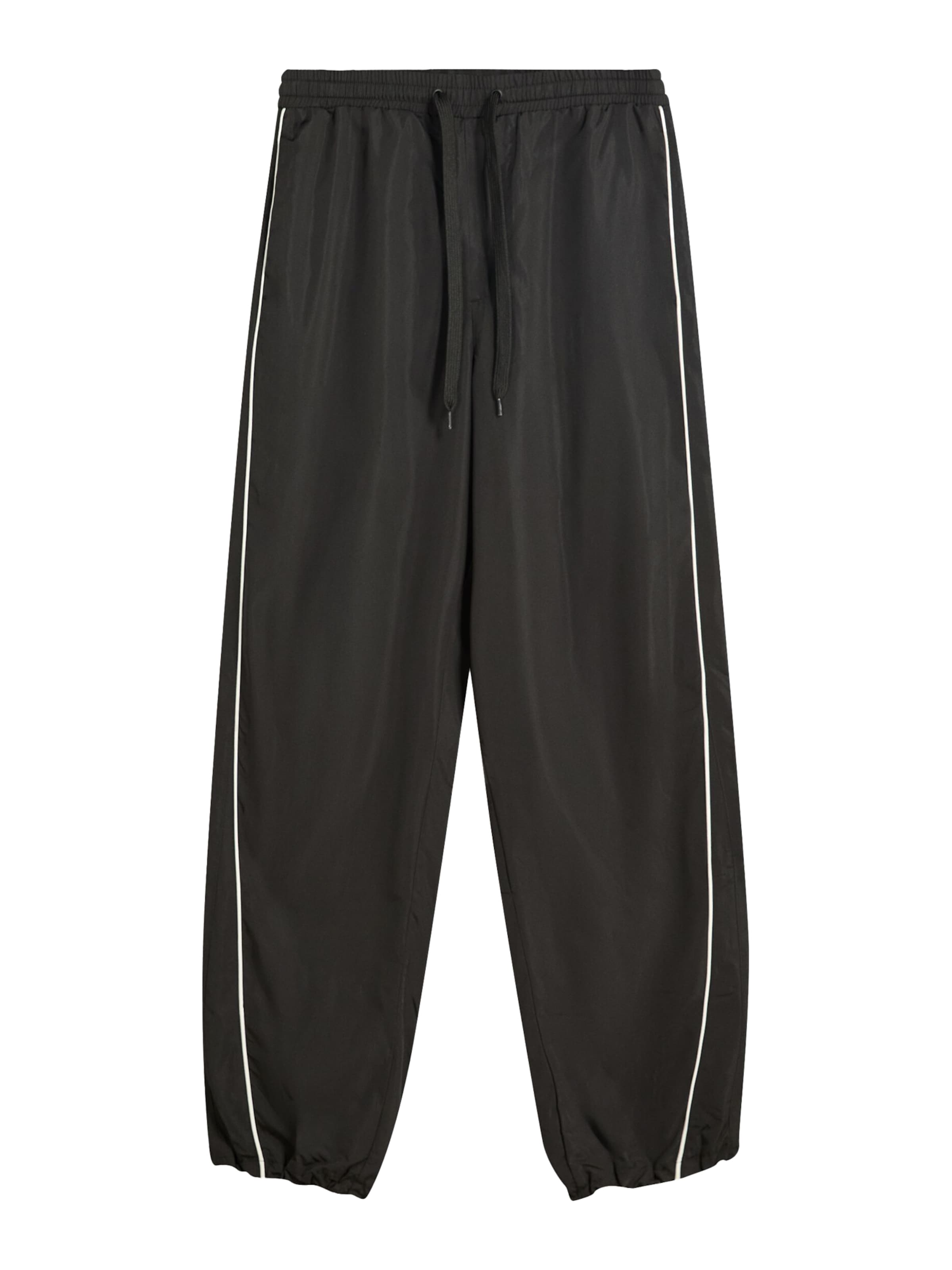 Tapered Pantaloni di Bershka in nero: frontale