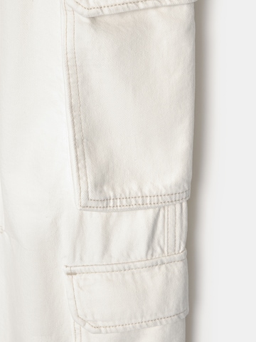 Pull&Bear Loose fit Cargo jeans in White