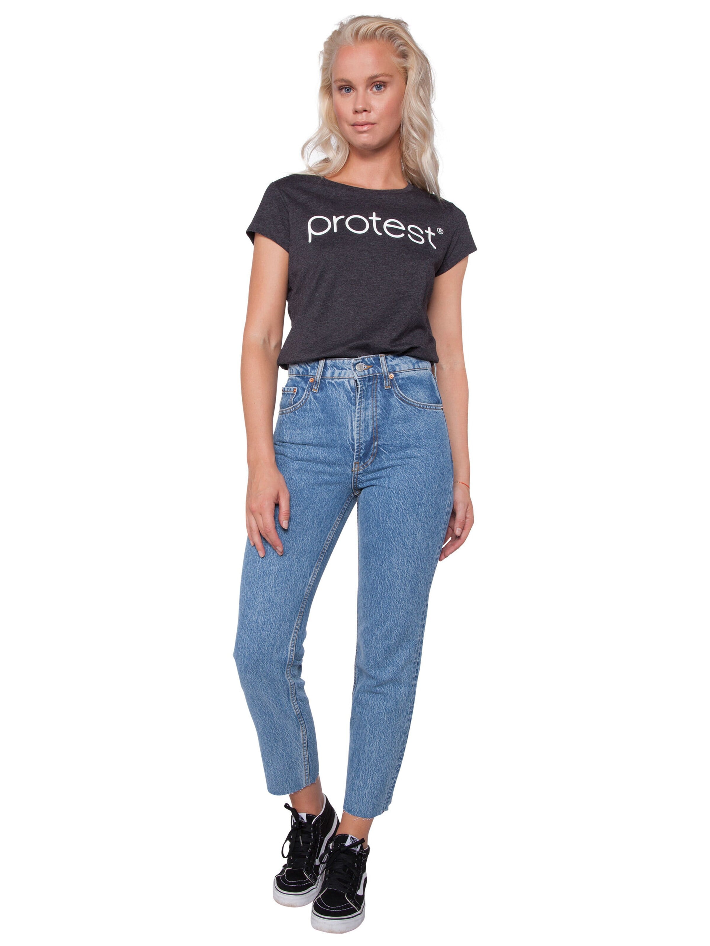 PROTEST Shirt 'CLASSIC LOGO T-SHIRT' in Zwart
