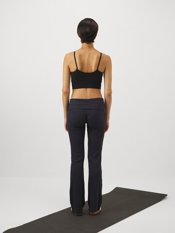 évasé Pantalon de sport 'ONPFOLD' ONLY PLAY en bleu