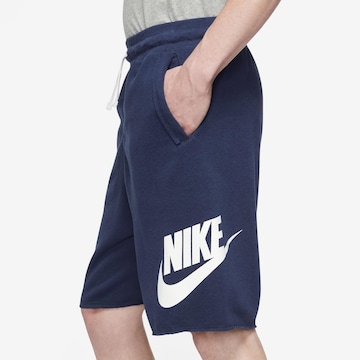 Nike Sportswear Loosefit Kalhoty 'Club Alumini' – modrá