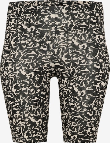 KAFFE CURVE - Skinny Leggings 'Ally' en negro: frente