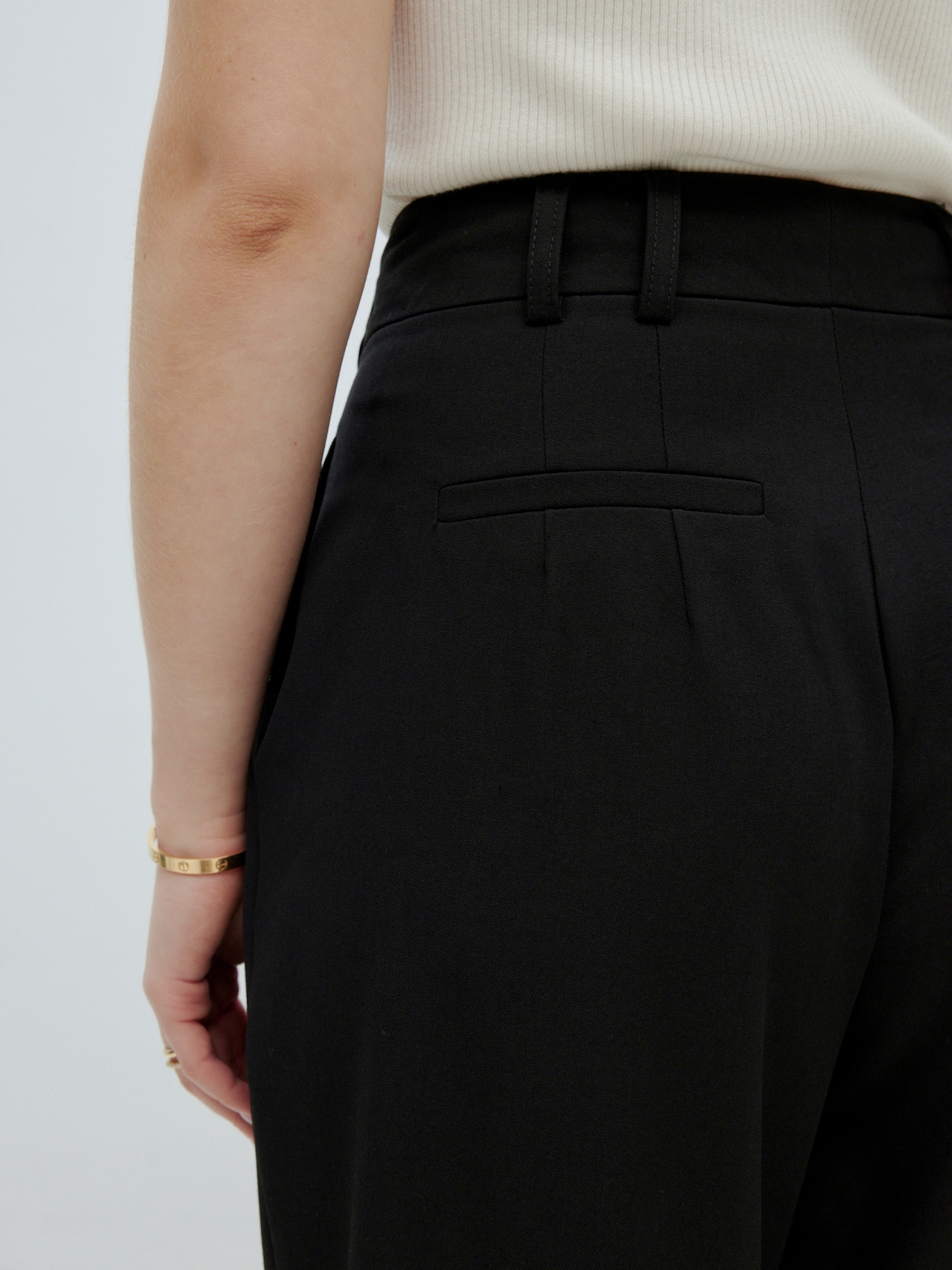 EDITED Produits Pantalon 'Berte Tall' noir