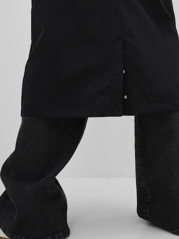 bonprix Mantel in Schwarz