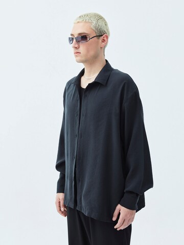VAMOS CLO Comfort fit Button Up Shirt 'Oceanside' in Black