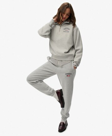 Pantalon 'Athletic Essential' Superdry en gris