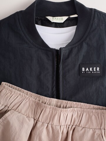 smėlio Baker by Ted Baker Rinkinys