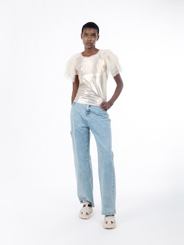 Influencer Тениска 'Glittery' в злато