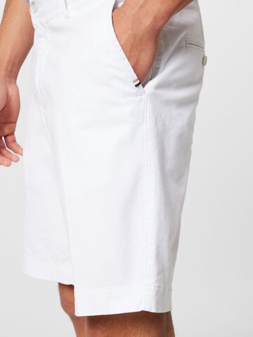 BOSS Štandardný strih Chino nohavice - biela