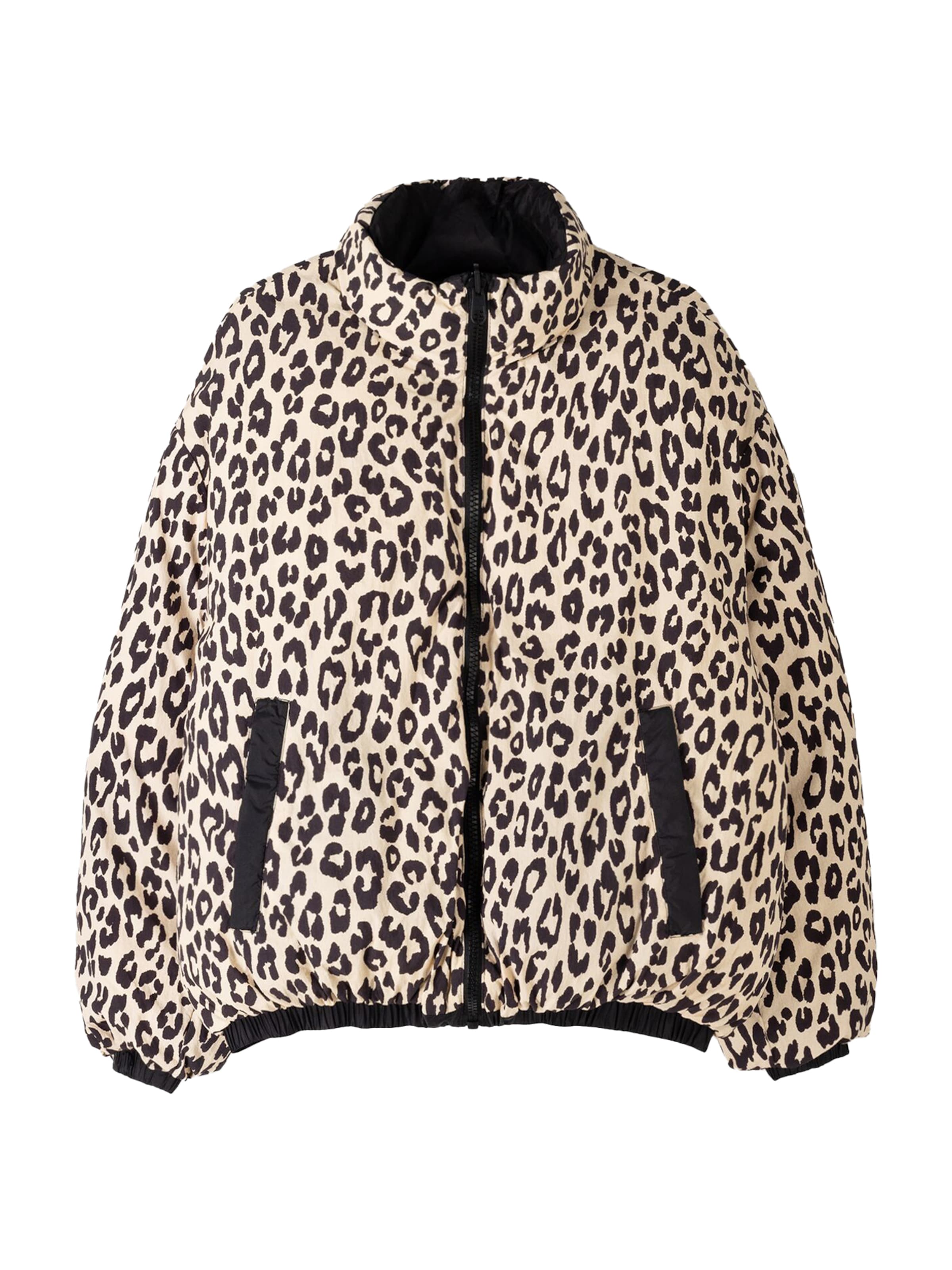 Giacca invernale di Bershka in nero: frontale