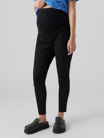 Vero Moda Maternity Slimfit Kalhoty se sklady v pase 'MEVA' – černá: přední strana