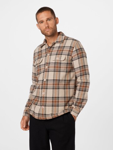 CINQUE - Ajuste regular Camisa 'STORM' en marrón: frente