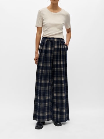 Wide leg Pantaloni cutați 'OBJThelma' de la OBJECT pe albastru: față