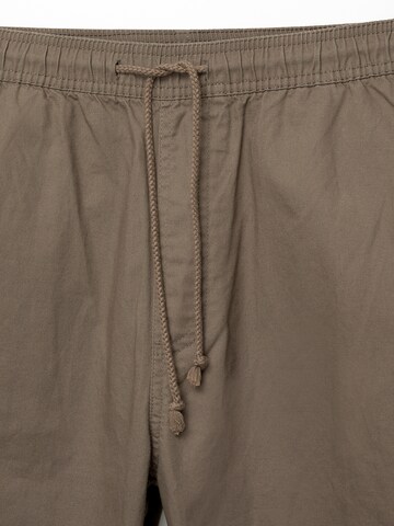 Pull&Bear Tapered Hose in Grün