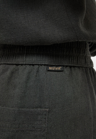 MUSTANG Loose fit Pants ' Style Hilo ' in Black