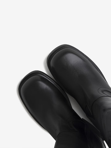 BRONX Boots 'Daff-Ey' in Black